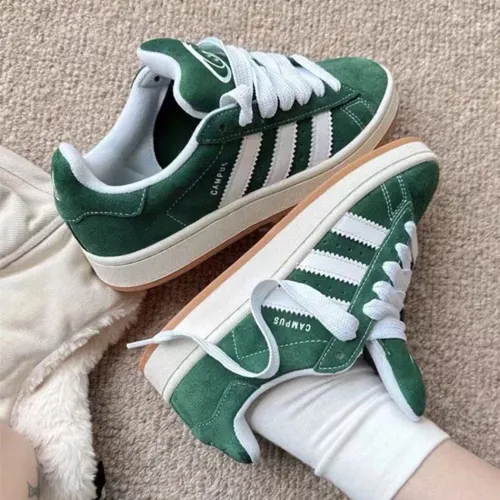 Adidas Campus 00sリサと同じスタイル