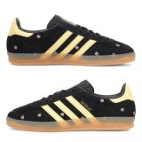 🔥2024年8月9日発売！新色が登場！【男女兼用】 今すぐ手に入れたい「Adidas Originals Samba OGフラワー刺繍 」★在庫僅少、お見逃しなく！