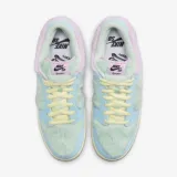 【VERDY X NIKE】 SB DUNK LOW PRO BLUE GAZE AND ENAMEL GREEN
