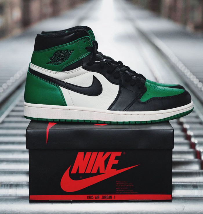 Air Jordan 1 High Pine Green size 12 555088-302 OG