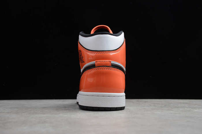 Air Jordan 1 Mid SE `Turf Orange` DD6834-802