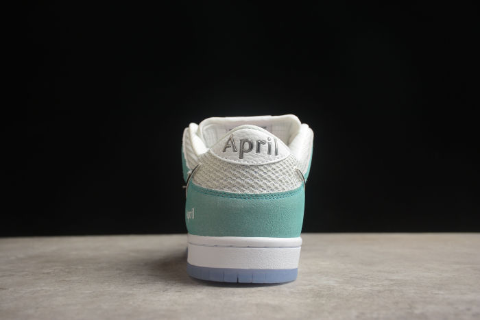 SB Dunk Low x April Skateboards Turbo Green - FD2562-400