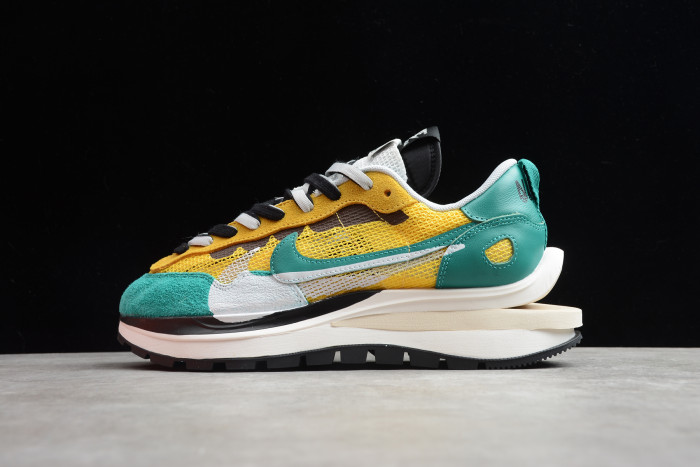 Sacai x Vaporwaffle Green Yellow CI9928-300