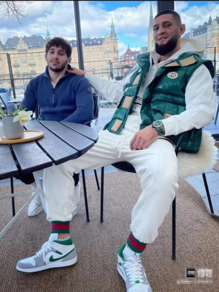 Air Jordan 1 Mid Green Grey