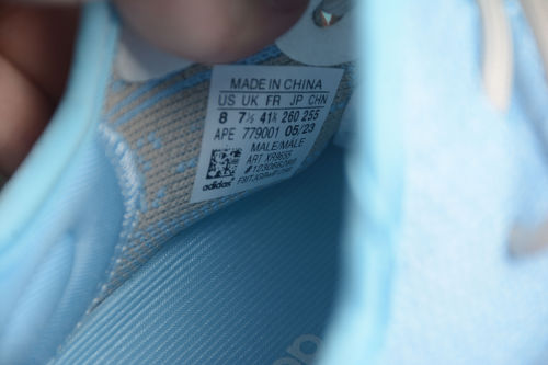 Yeezy Boost 350 V2 Taro Purple XR9655