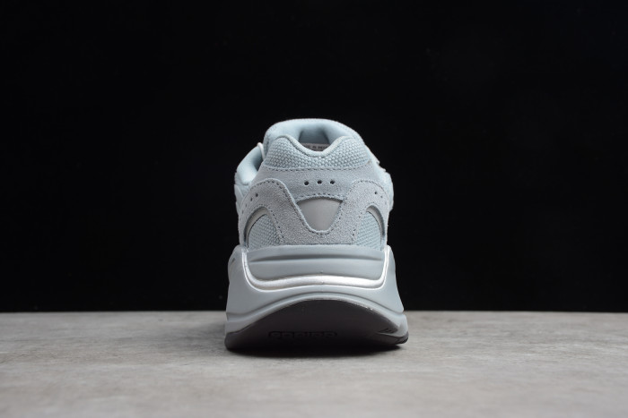 Yeezy Boost 700 V2“Hospital Blue” FV8429