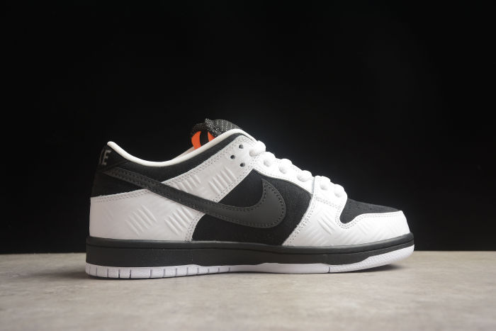 SB X Tightbooth Dunk Low (FD2629-100)