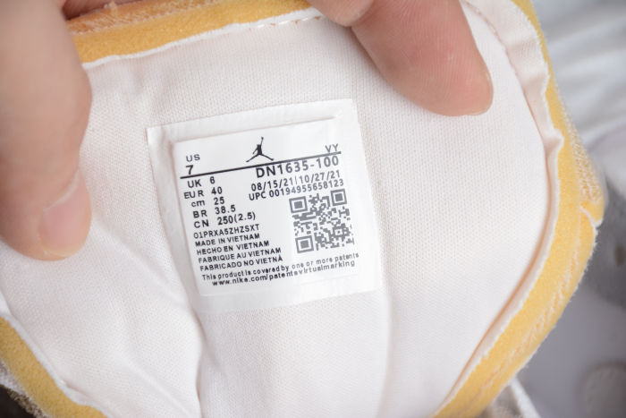 Air Jordan 1 Low SE Craft Inside Out DN1635-100