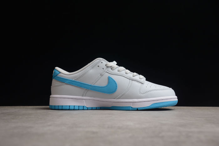 Air SB Dunk Low Light Bone Blue