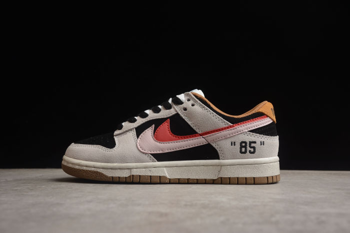 NK SB Dunk Low SE 85 DO9457-126