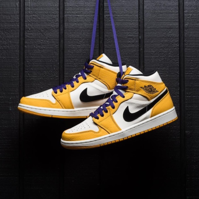 Air Jordan 1 Mid SE Lakers 852542-700