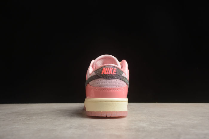 SB Dunk Low LX 'Barbie' FN8927-621