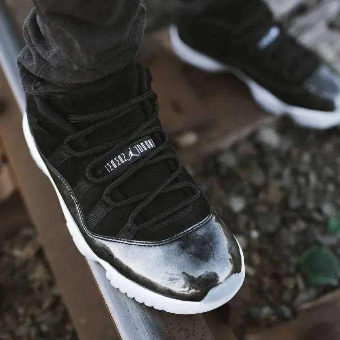 Air Jordan 11 Low “Barons” 528895-010