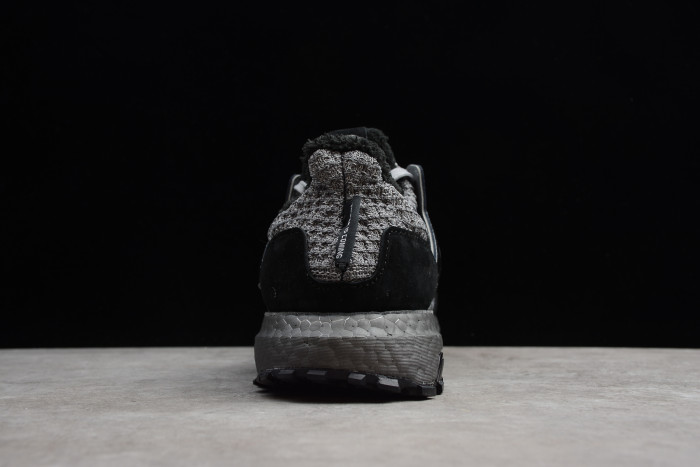 Ultra Boost 4.0 Game of Thrones House Stark EE3706