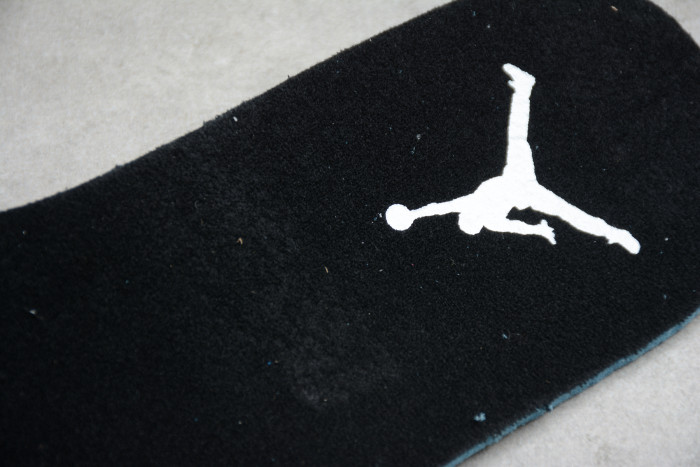 Air Jordan 1 Retro Mid Tuxedo Black White 554724-113