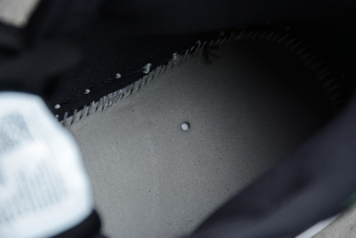 Air Jordan 1 Mid 'Pine Green' / 'Green Toe' 554724-067