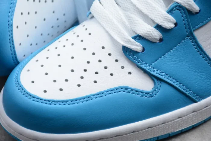 Air Jordan 1 Retro OG High “UNC/Powder Blue”555088-117