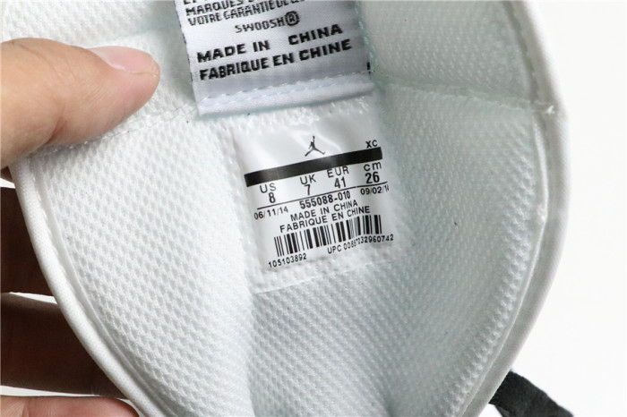 Air Jordan 1 Retro High OG Black/White 555088-010