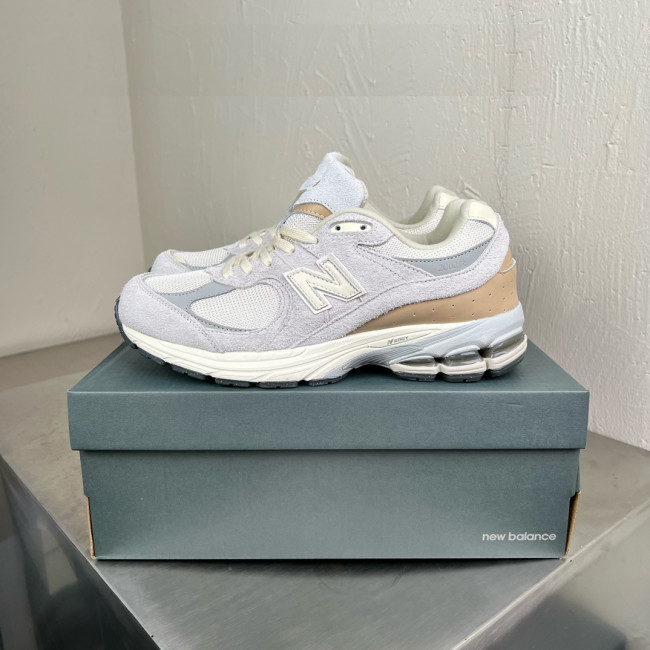 New Balance 2002R - Light Grey / M2002RSA