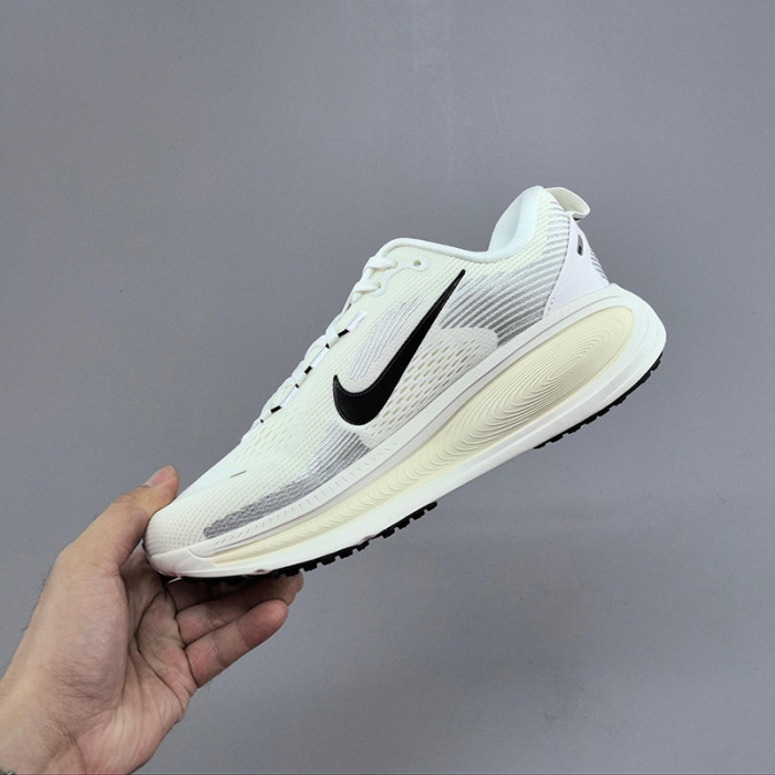 Nike Vomero 18  Men's Road Running Shoes