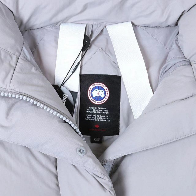 C GOOSE WOMEN'S JUNCTION  PARKA ( AAA+ QUALITY )