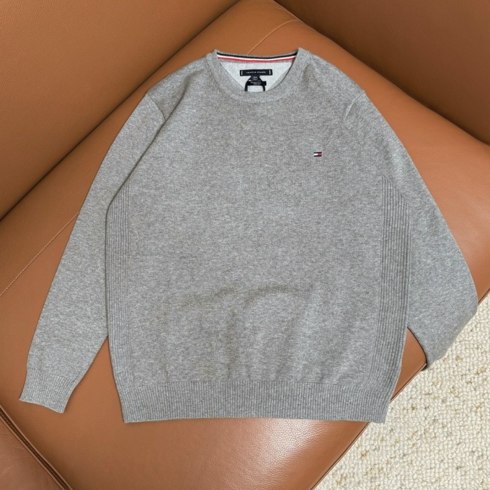 TOMMY MEN'S SWEATER  ( ASIAN SIZE, PLEASE ORDER ONE SIZE UP)