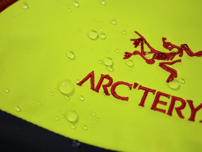ARC 8045 ALPHA SV YEAR OF THE DRAGON  UNISEX GORE-TEX JACKET