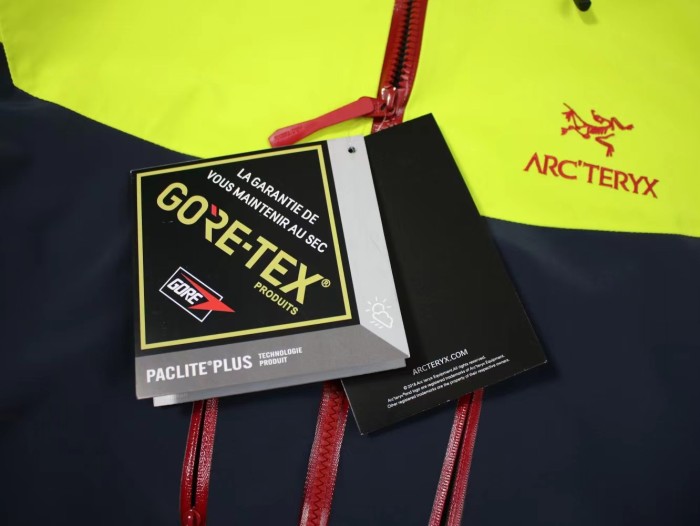 ARC 8045 ALPHA SV YEAR OF THE DRAGON  UNISEX GORE-TEX JACKET