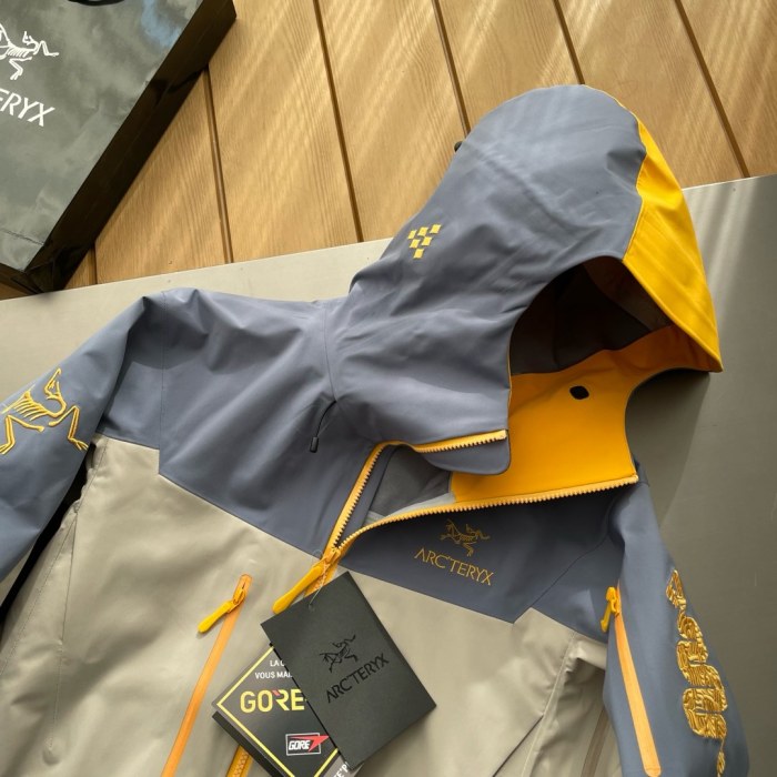 ARC 8047 ALPHA SV YEAR OF THE SNAKE UNISEX GORE-TEX JACKET