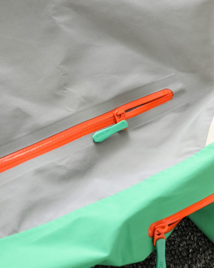 ARC 8046 ALPHA SV NAMCHA BARWA UNISEX GORE-TEX JACKET