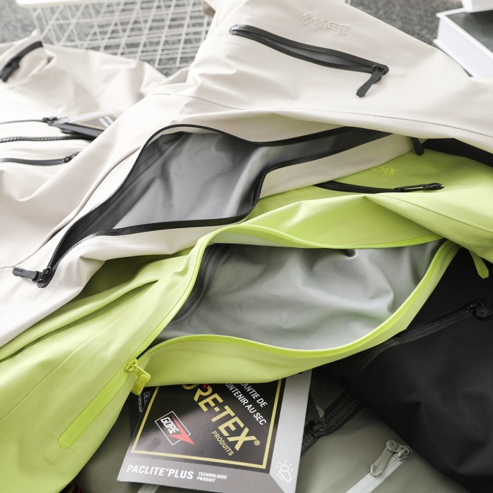 ARC 8040 ALPHA SV 6 UNISEX GORE-TEX JACKET