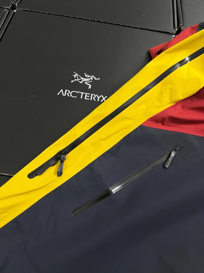 ARC 8053 ALPHA SV SONGTSAM UNISEX GORE-TEX JACKET