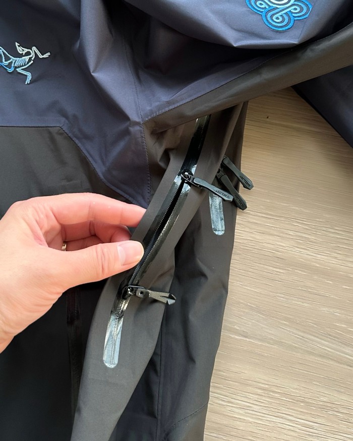 ARC 8054 ALPHA SV SONGTSAM UNISEX GORE-TEX JACKET