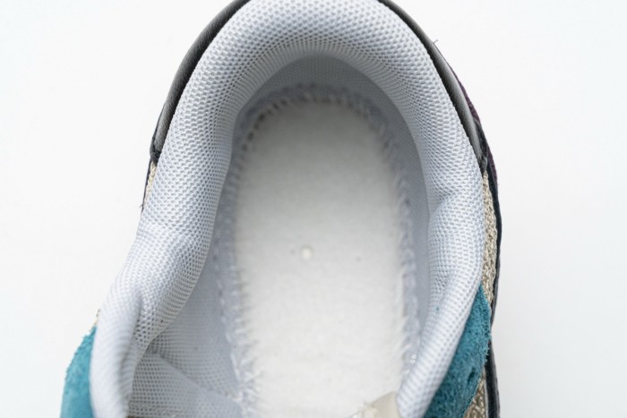 Sacai x Nike Pegasua Vaporfly String Black Villain Red