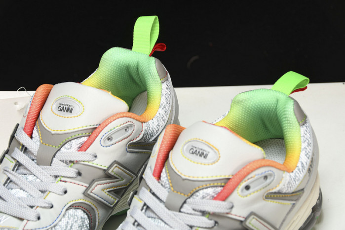 NEW BALANCE Q26 New Balance ML2002RGD