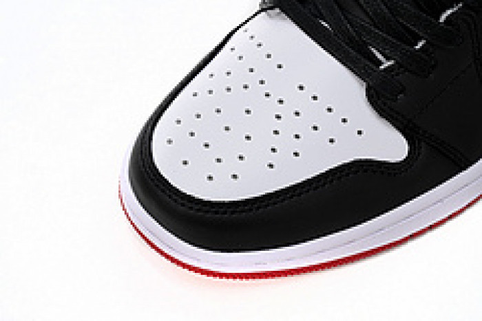 Air Jordan 1 Low OG Black Toe CZ0790-106