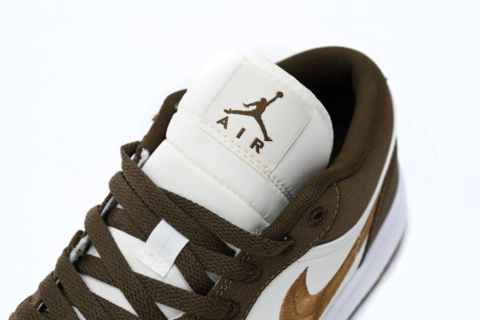 Air Jordan 1 Low SE Light Olive