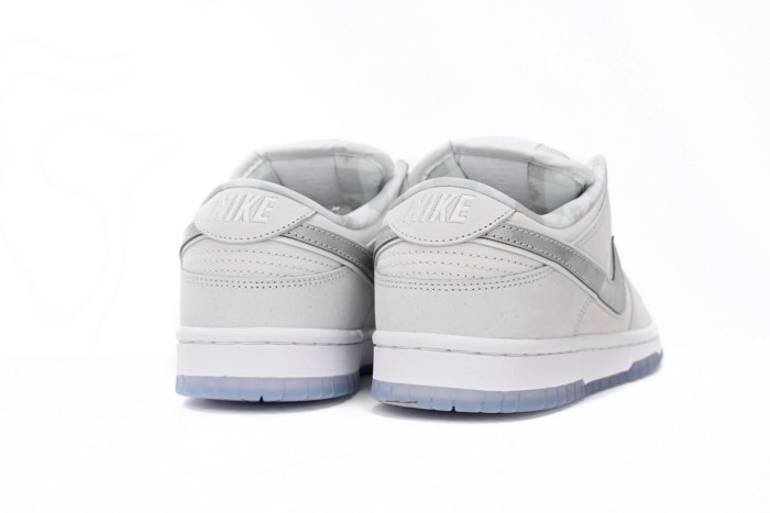 Nike SB Dunk Low White Lobster
