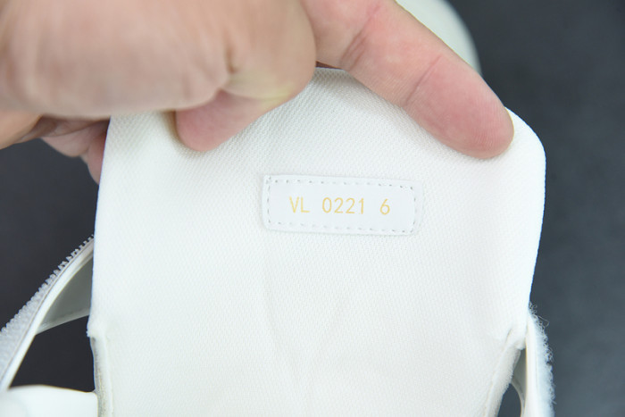 LOUI VUITTO SNEAKER