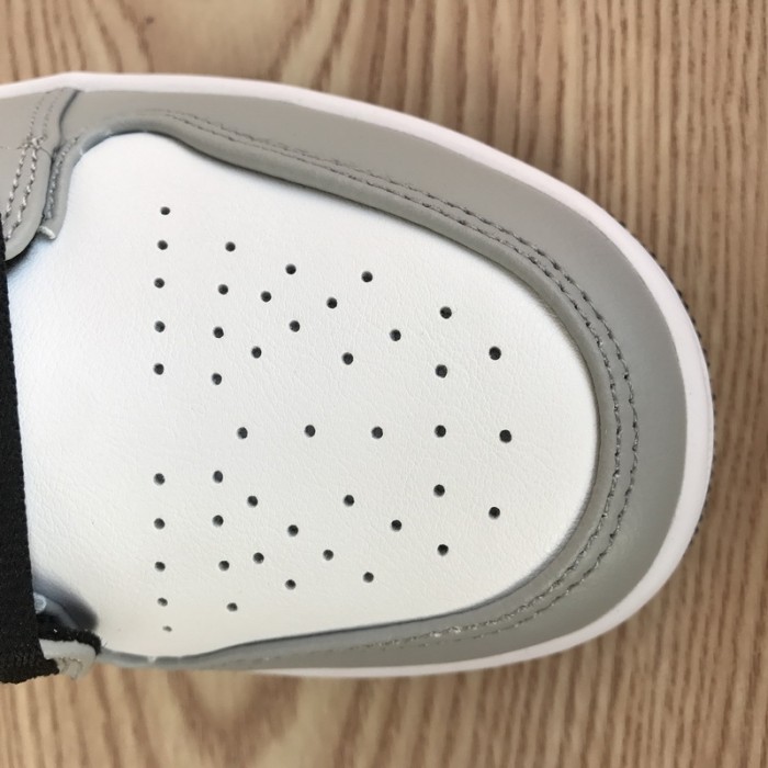 Air Jordan 1 Low Light Smoke Grey​