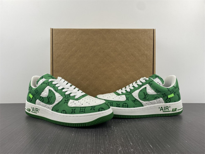NIKE AIR FORCE1’07 SNEAKERS