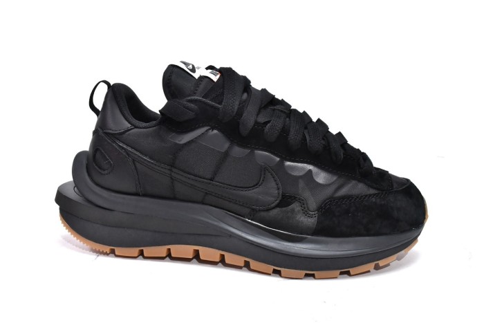 Nike Vaporwaffle sacai Black Gum