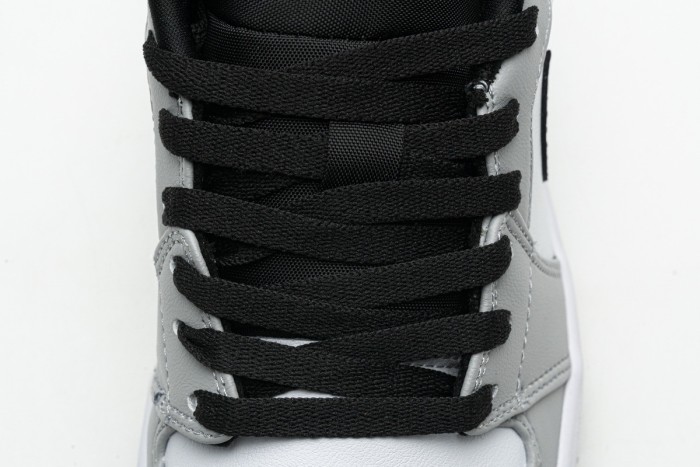 Air Jordan 1 Low Light Smoke Grey​