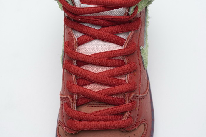 Nike SB Dunk High Strawberry Cough