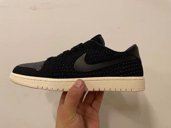 Air Jordan 1 Retro Low Flyknit Black Guava Ice​