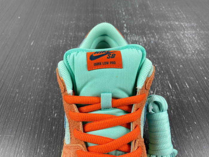 Nike SB Dunk Low Noise Aqua DV5429-800