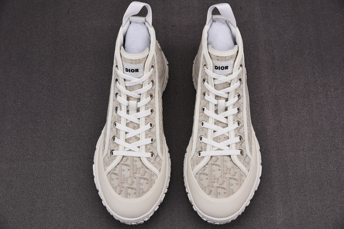 D10R B28 Oblique High Top Sneaker