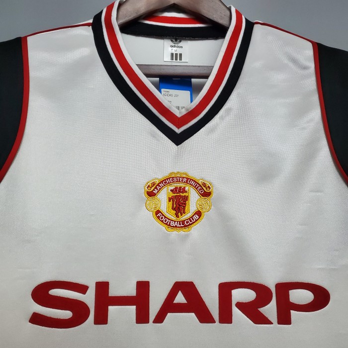 Manchester United Away Retro Jersey 1984/86