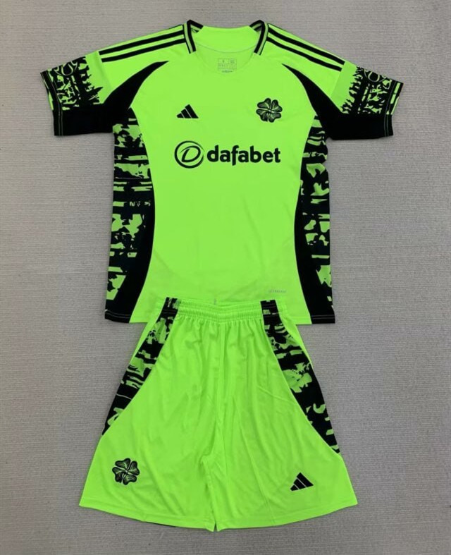 Celtic Green Kids Suit 24/25