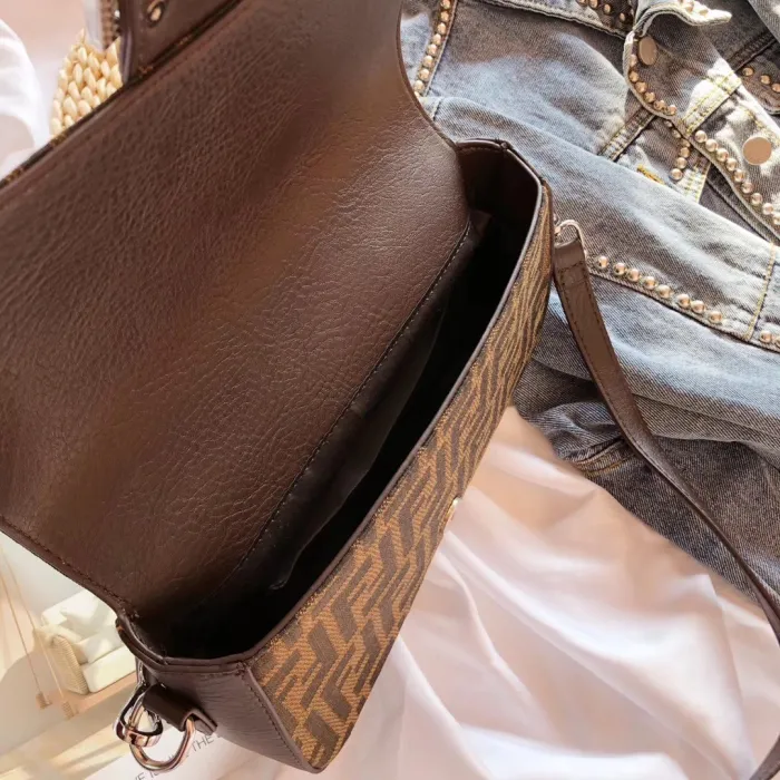 FENDI Brown Fashion Letter Zipper & Hasp Letter Genuine Leather Women's Handbags Messenger Bags Wallet Combination Bags